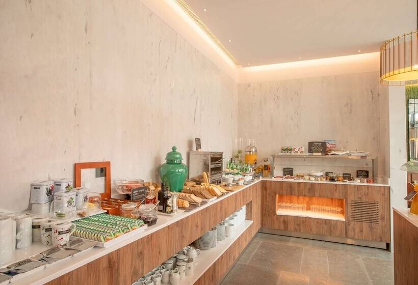 هتل NH Porto Jardim