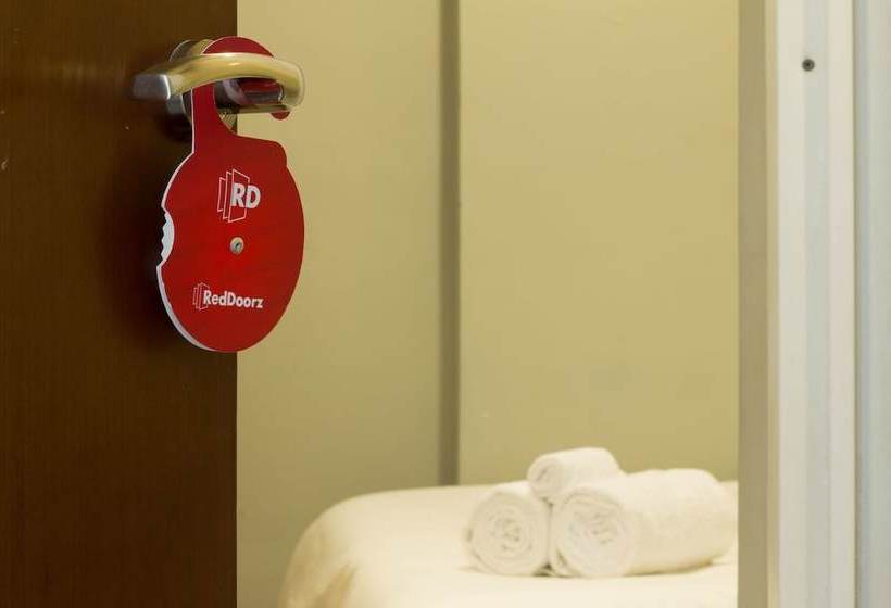 Fotos del hotel Reddoorz Plus Near Itc Fatmawati:  19