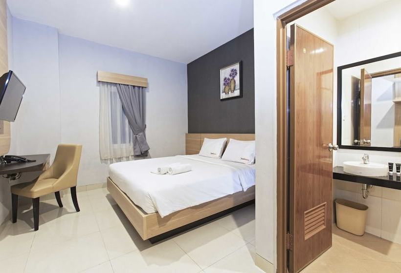 Fotos del hotel Reddoorz Plus Near Itc Fatmawati:  3