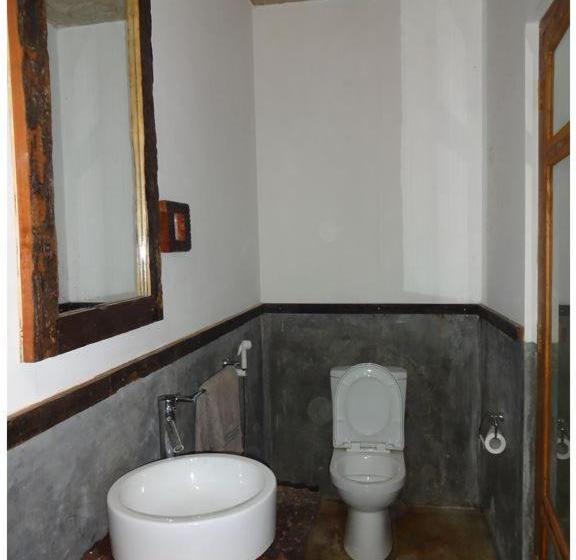 بنسيون Ella Okreech Cottages