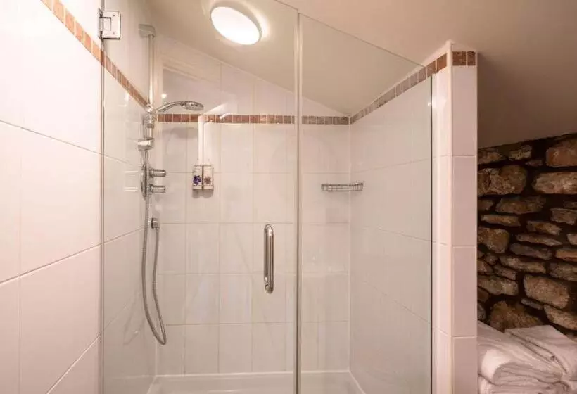 Retkeilymaja Bowl Inn