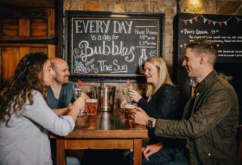 ユースホステル The Sun Hotel & Bar