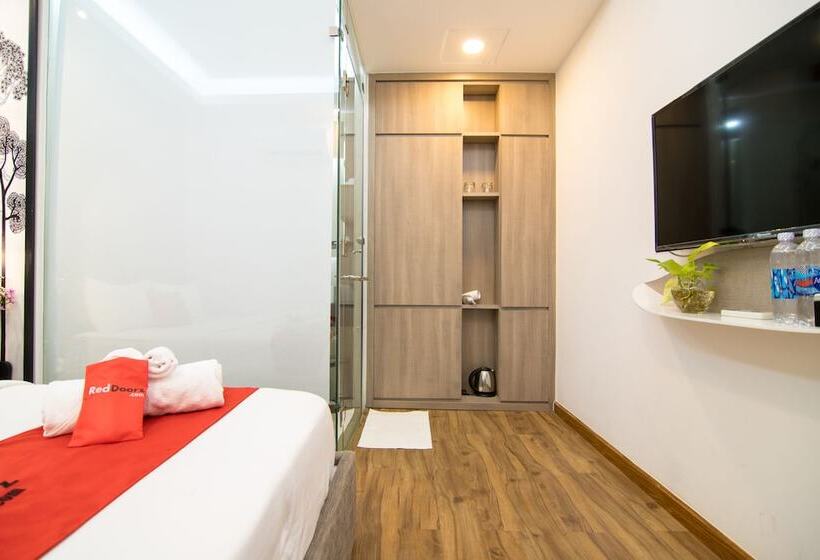 هتل Reddoorz Plus Near Saigon Train Station