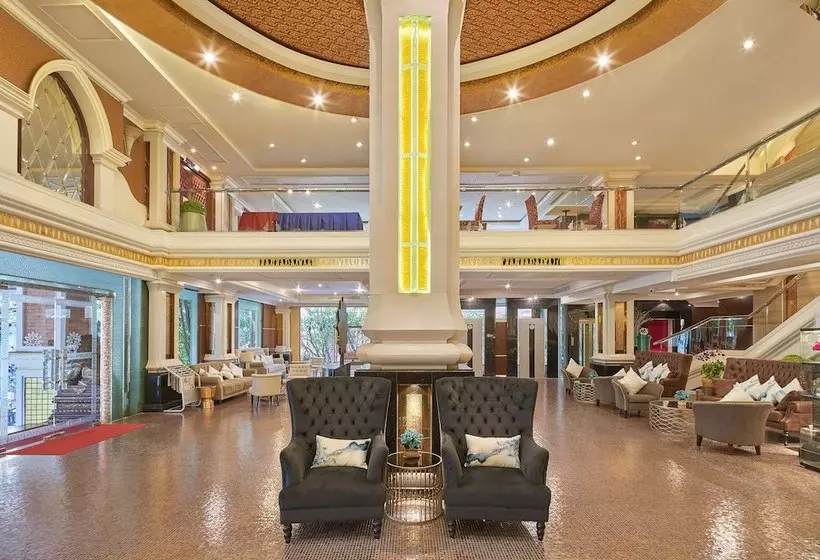 هتل Floral  · Dolphin Circle Pattaya