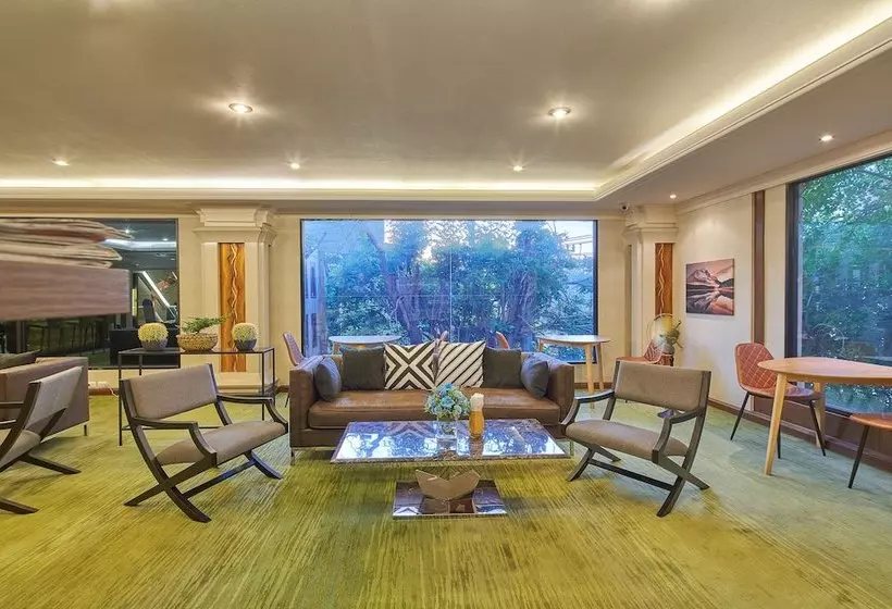هتل Floral  · Dolphin Circle Pattaya