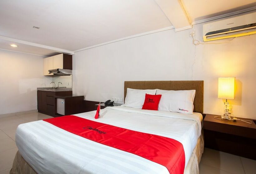 فندق Reddoorz Premium @ Raya Nginden