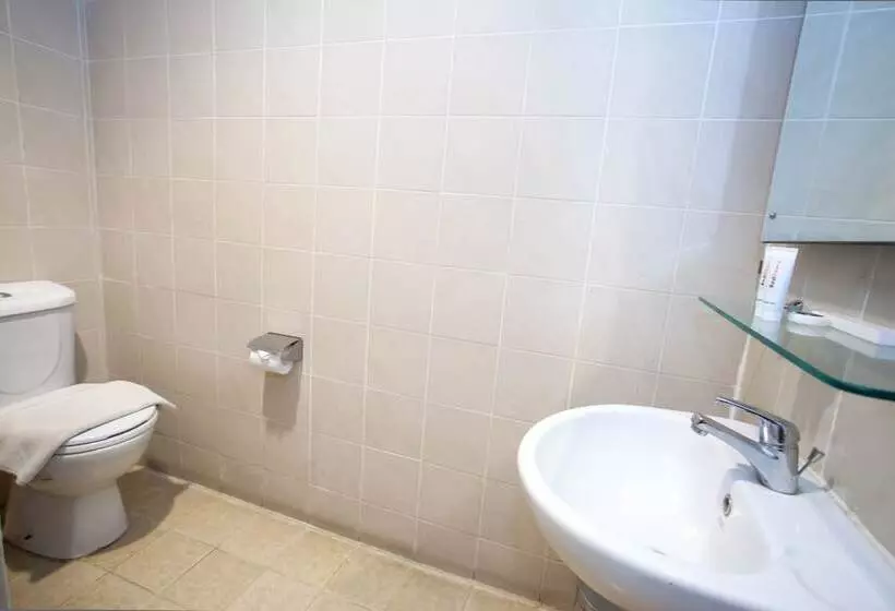 Hotelli Reddoorz Premium @ Raya Nginden