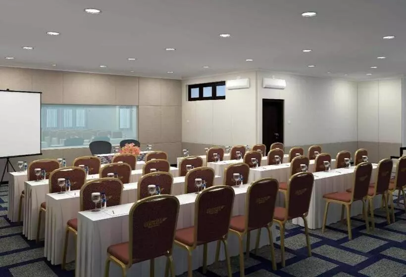 Hotelli Reddoorz Premium @ Raya Nginden