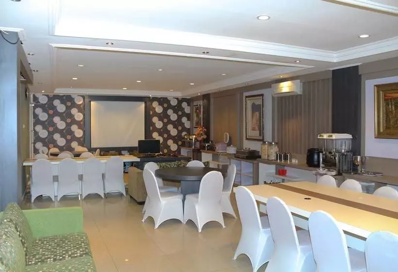 ホテル Airy Syariah Bandara Juanda Sidoarjo