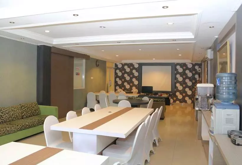 ホテル Airy Syariah Bandara Juanda Sidoarjo