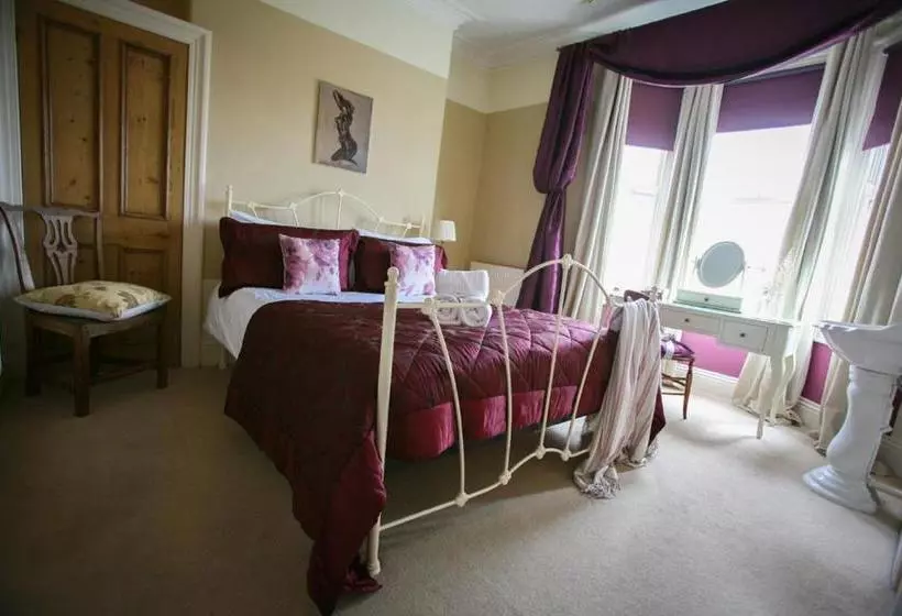 پانسیون Ashley Guest House