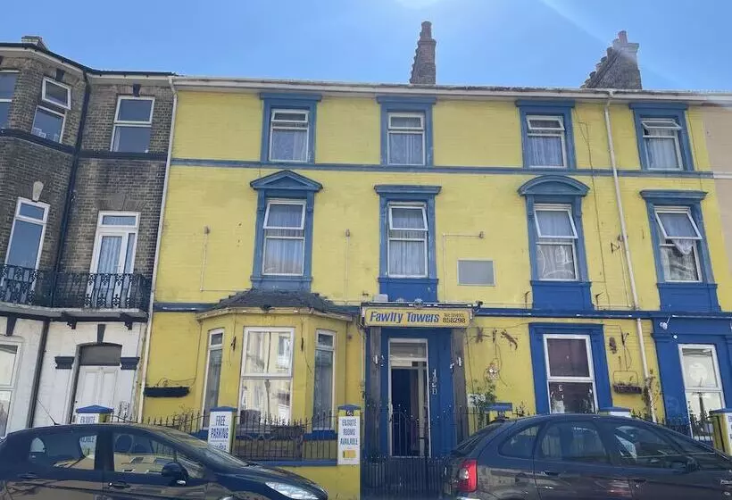 Majatalo Fawlty Towers