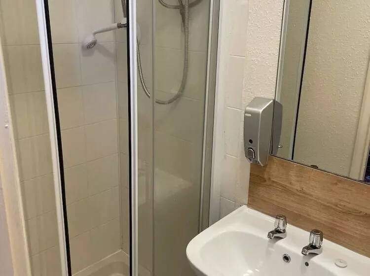 Majatalo Fawlty Towers