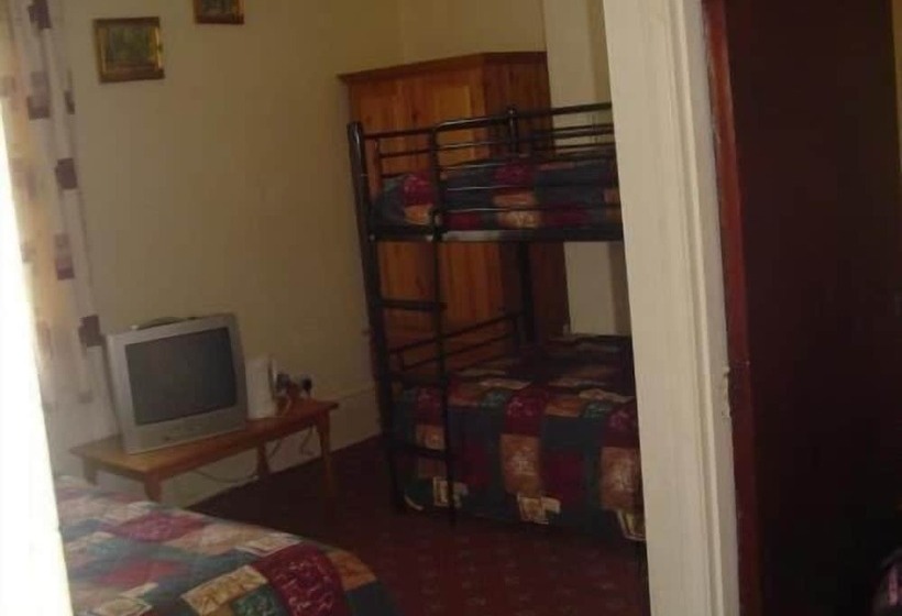 بنسيون Fawlty Towers