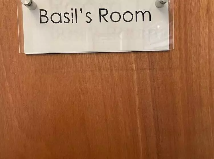 Majatalo Fawlty Towers