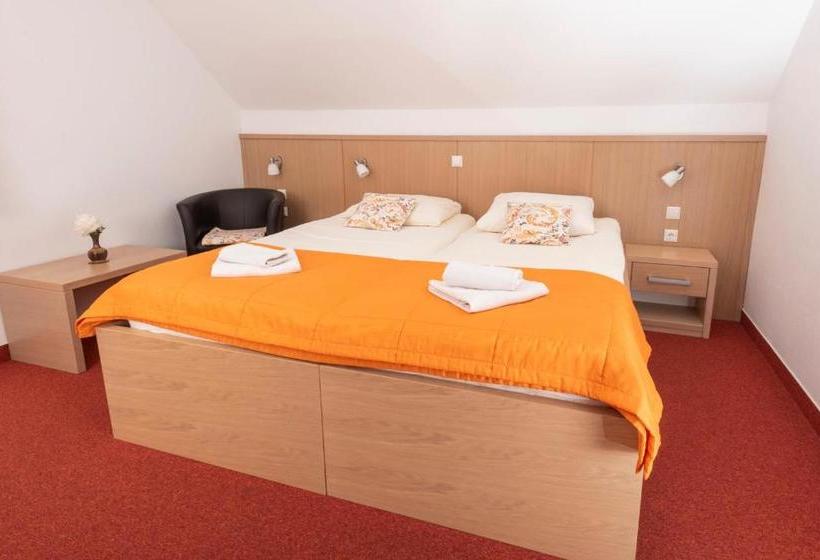 Pension Rooms Cvitar   Center