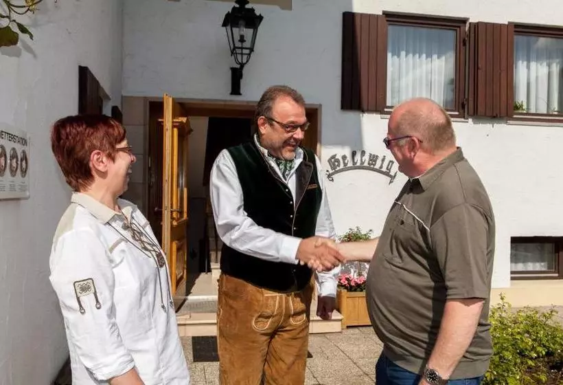 ペンション Gästehaus Hellwig