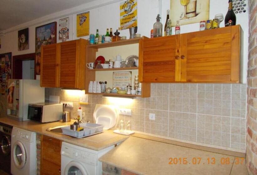 بنسيون Hungaria Guesthouse