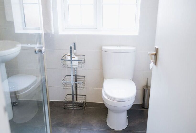 بنسيون Red Mullions Guest House