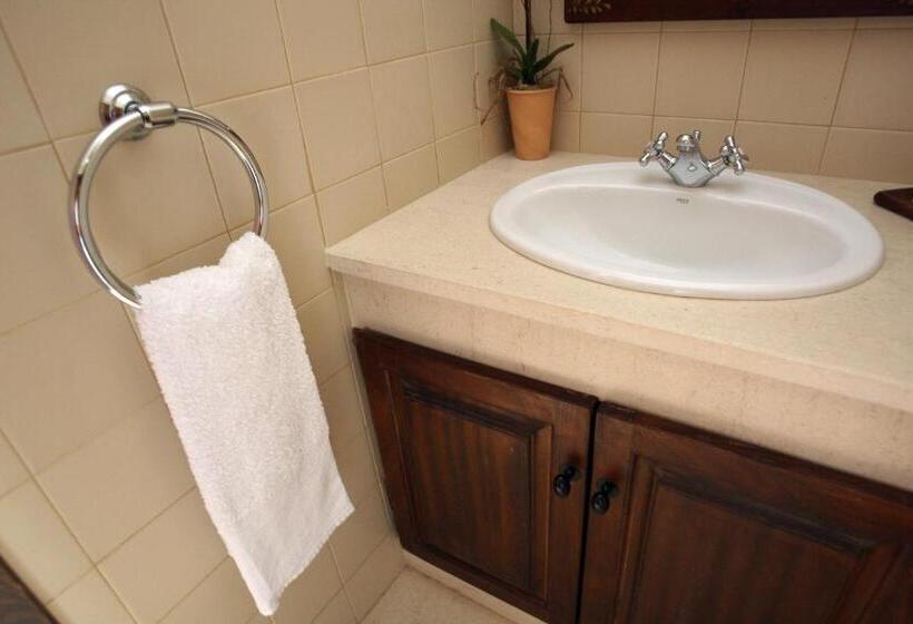 بنسيون Solar De Chacim   Turismo De Habitação