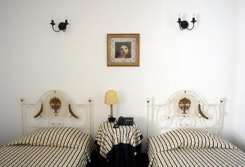 بنسيون Solar De Chacim   Turismo De Habitação