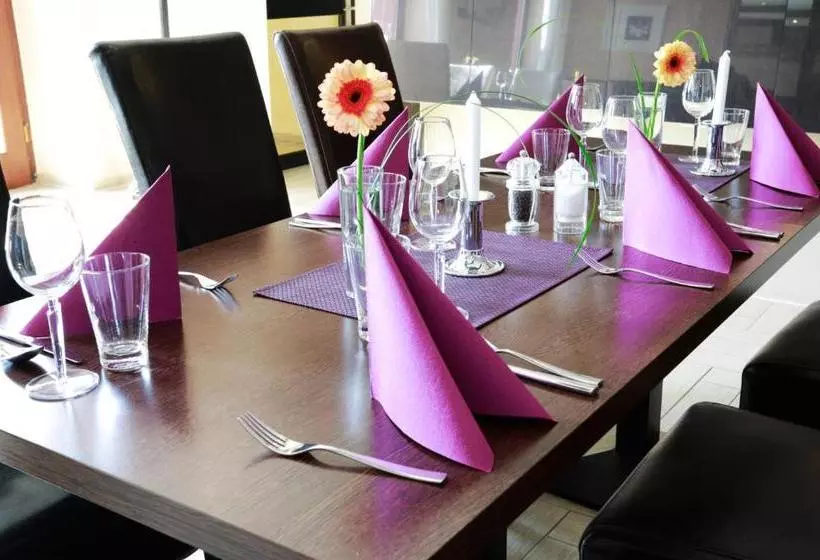 Majatalo Zwei&vierzig