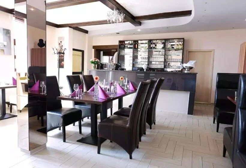 Majatalo Zwei&vierzig