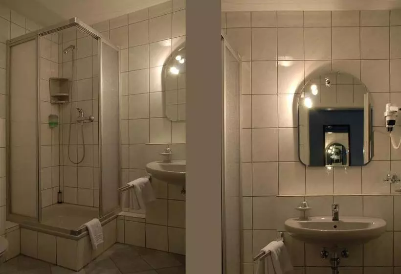 Majatalo Zwei&vierzig