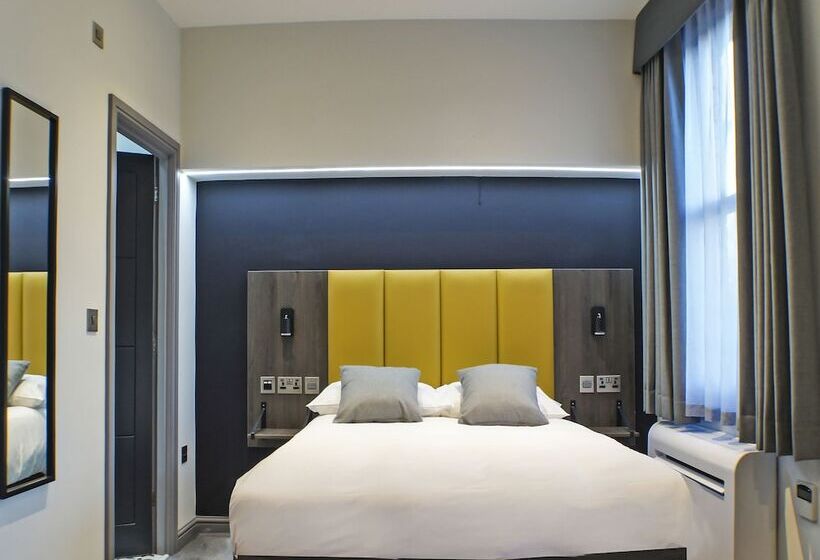 فندق صغير Tamworth Arms