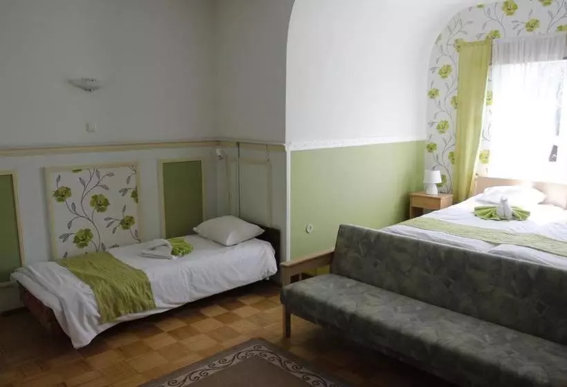 هاستل Villa Marleen