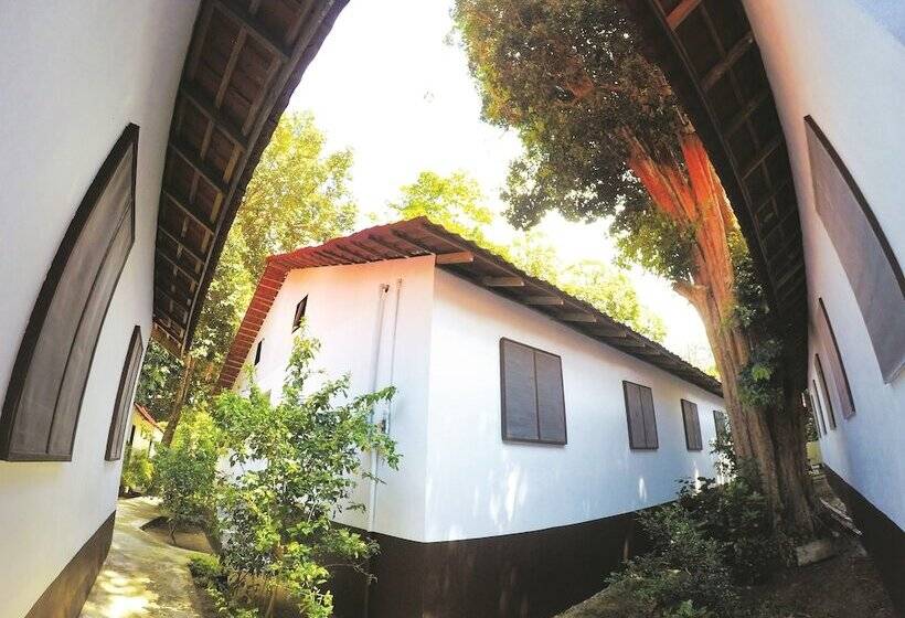 בית מלון כפרי Perhentian Tivoli Inn