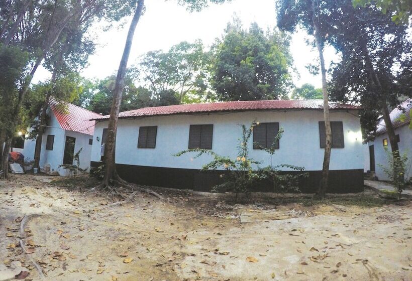 בית מלון כפרי Perhentian Tivoli Inn