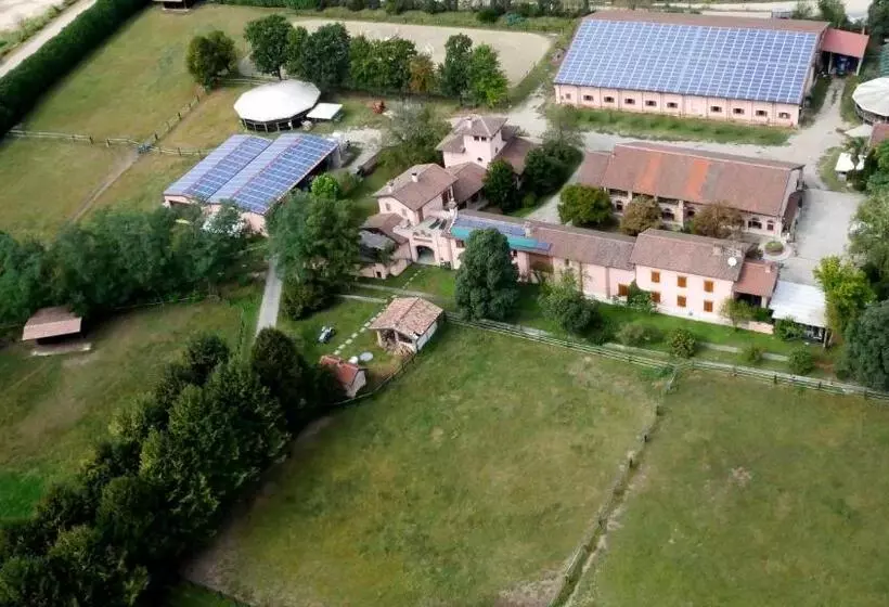 ホテル San Giacomo Horses & Agriturismo