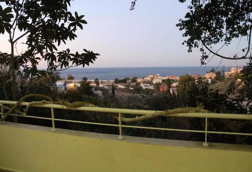 Luna Motel