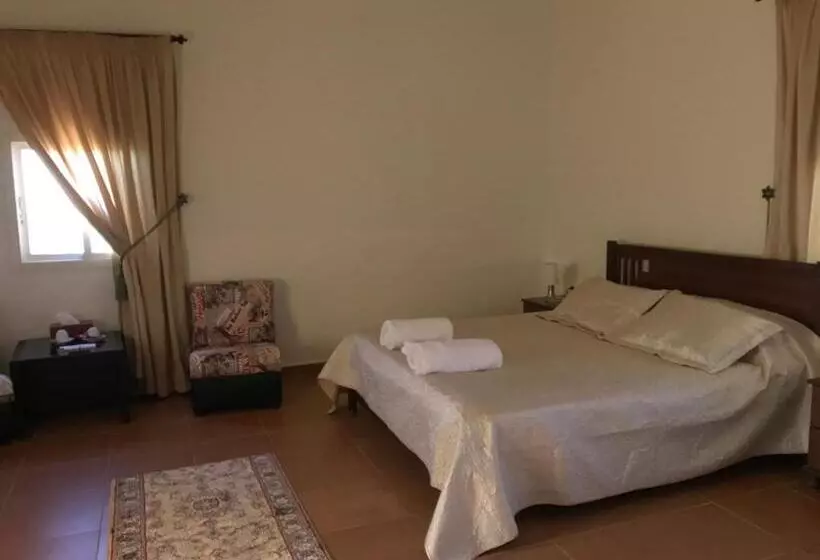 Luna Motel