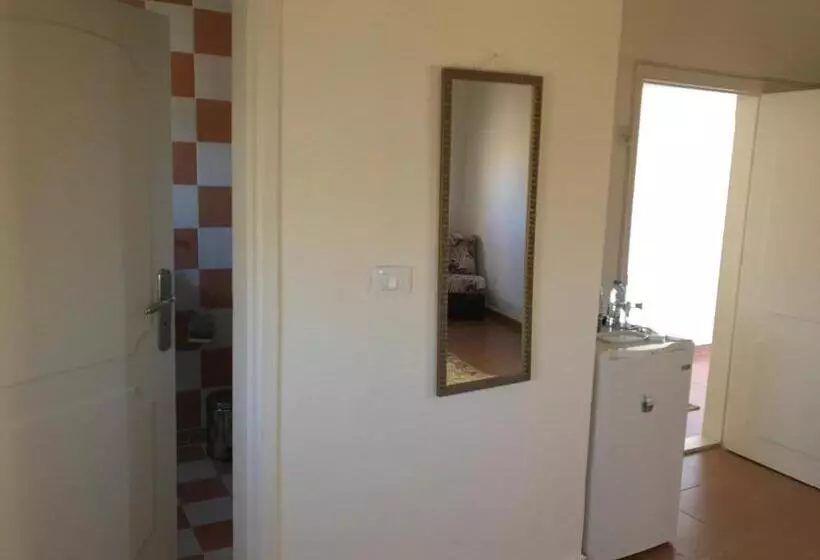 Luna Motel