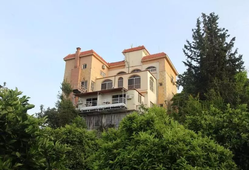 Luna Motel