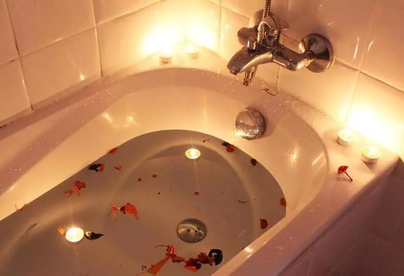 Oasis Beach Apartments