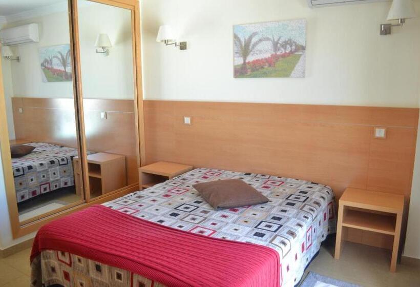 بنسيون Arenilha Guest House