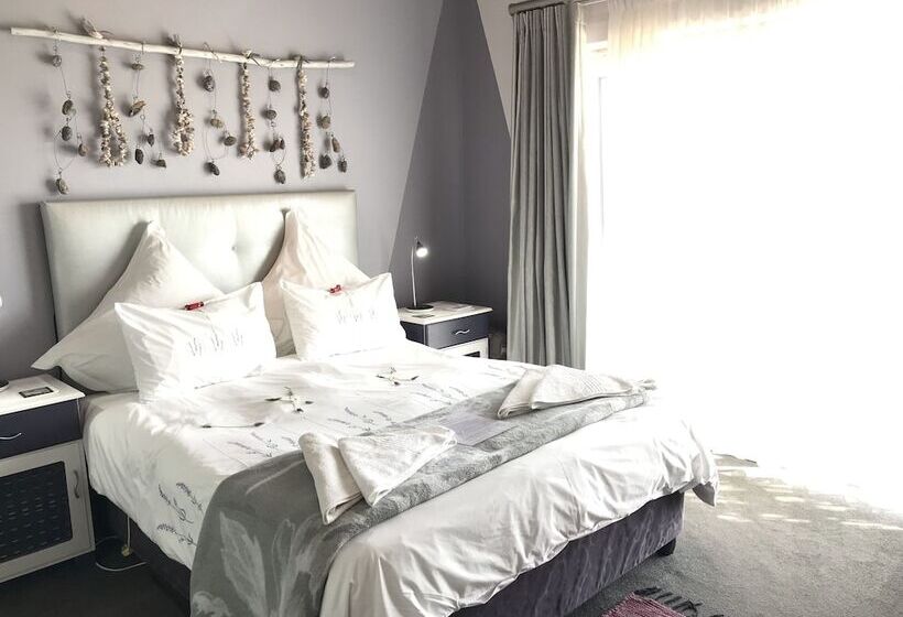 膳宿费 Farr Out Guesthouse