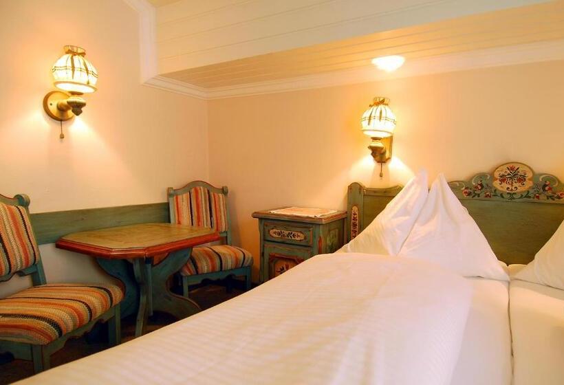 ペンション Gasthof Weißes Rössl