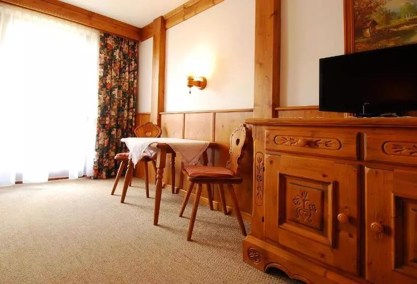 ペンション Gasthof Weißes Rössl