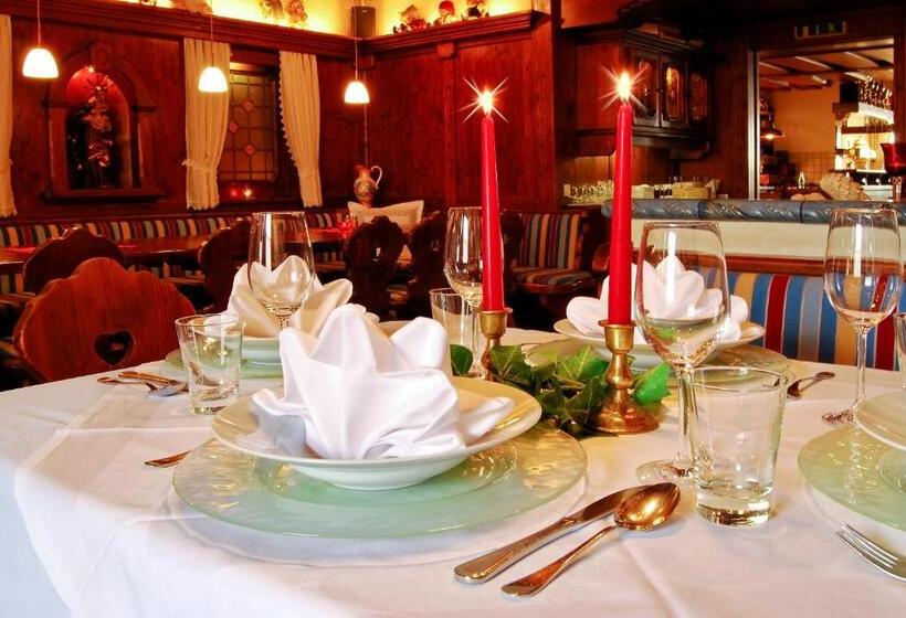 ペンション Gasthof Weißes Rössl