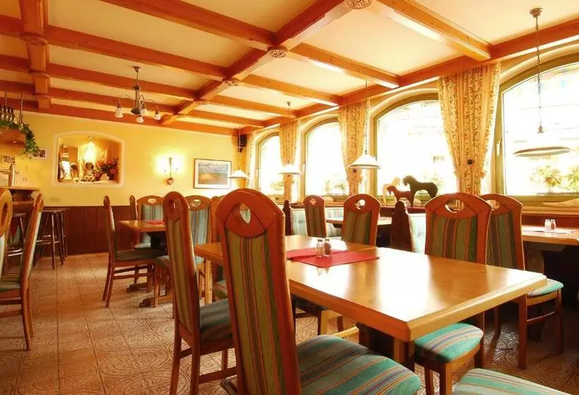 ペンション Gasthof Weißes Rössl