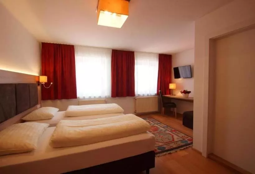 ペンション Gasthof Zur Post