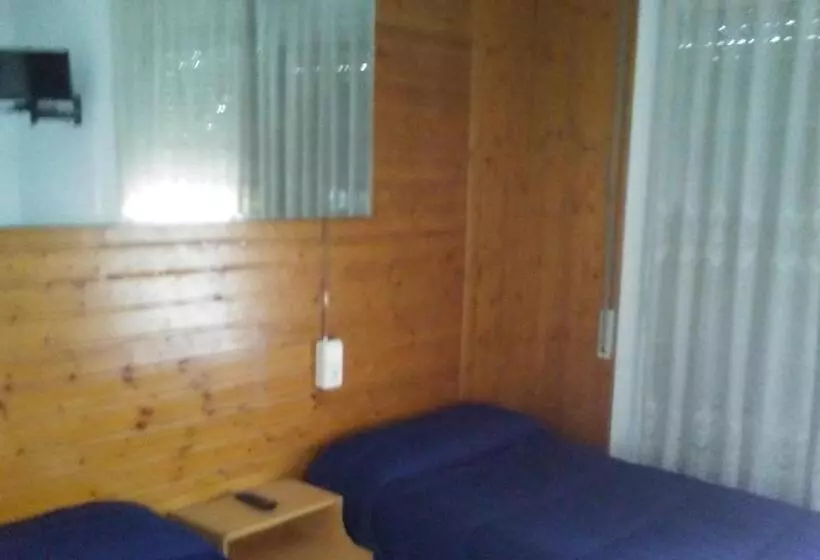 پانسیون Hostal Porta De Ferro