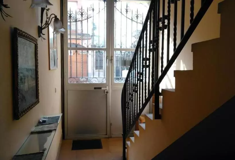 پانسیون Hostal Porta De Ferro