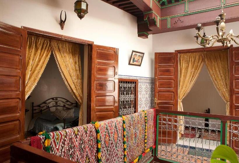 ペンション La Colombe Blanche