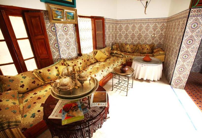 ペンション La Colombe Blanche