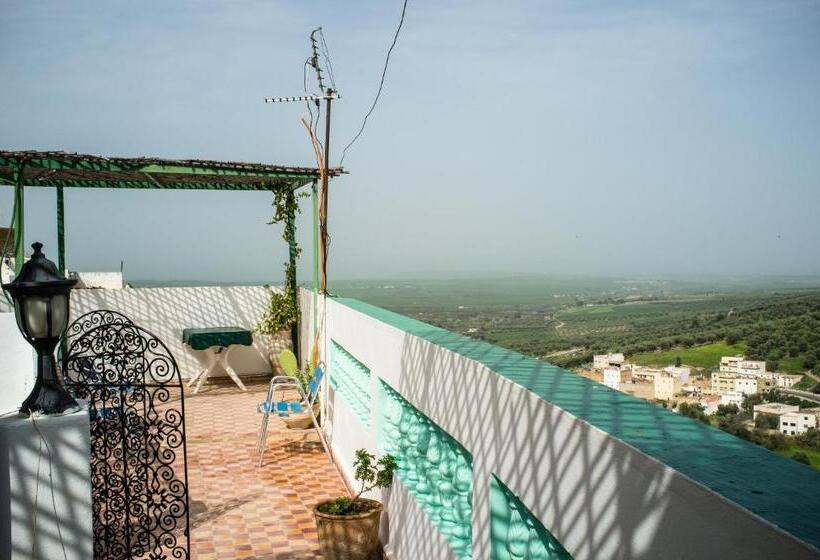 ペンション La Colombe Blanche